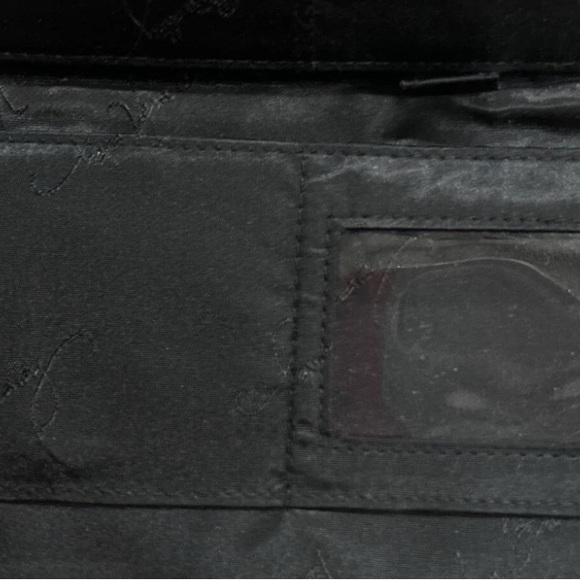Vera Bradley Black and White Floral Zipper Wallet. - Picture 7 of 7